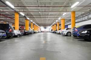 паркинги и гаражи